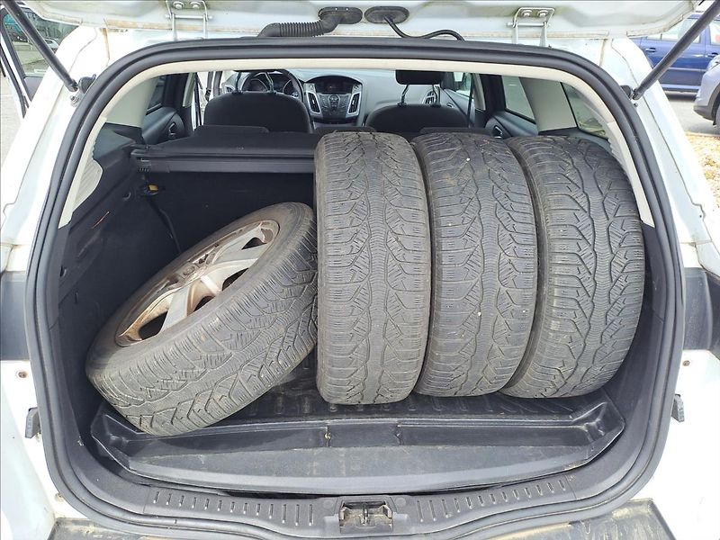 Ford Focus 1,6 ECOBOOST - fotka 16 z 16