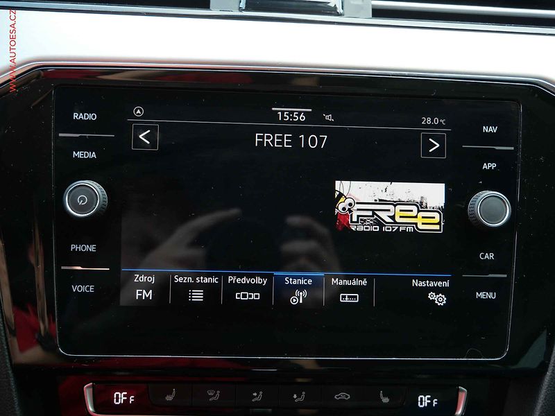 Volkswagen Passat (2019) 1.5 TSi, ČR, DSG - fotka 16 z 21