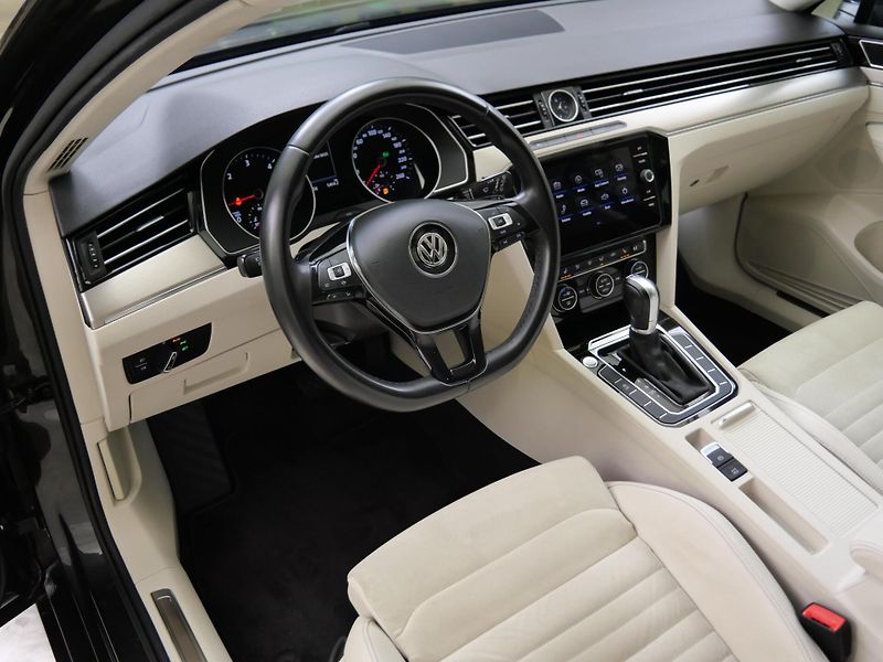 Volkswagen Passat - fotka 5 z 23