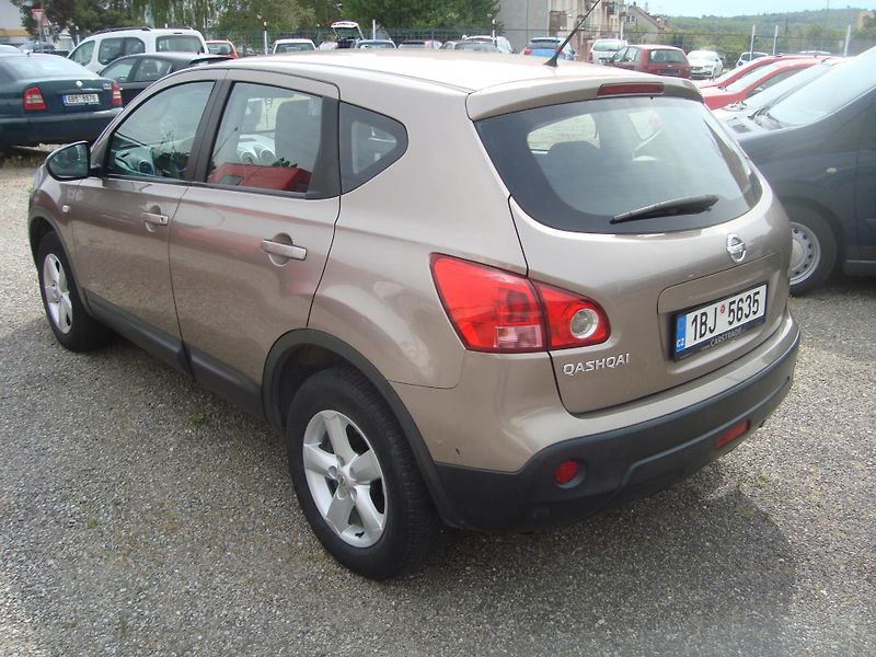 Nissan Qashqai (2007) 2,0  - fotka 3 z 15