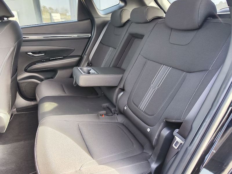 Hyundai Tucson 1.6 T-GDI/132kW Smart DCT MHEV - fotka 10 z 30