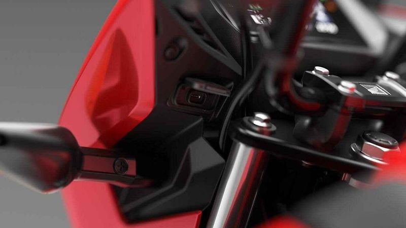 Honda CB125F je oblíbenou volbou začínajících motorkářů už od roku 2015.