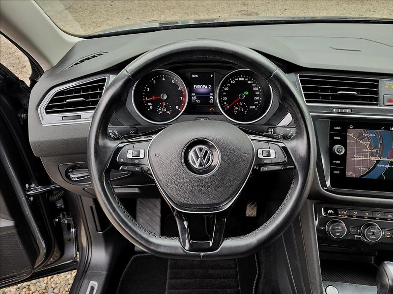 Volkswagen Tiguan Allspace 1,5 Tsi,dsg,navi,klima,výhřev - fotka 18 z 48