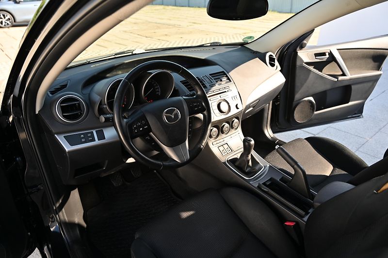 Mazda 3 2.0 110KW Sports-Line 7/2012 - fotka 19 z 30
