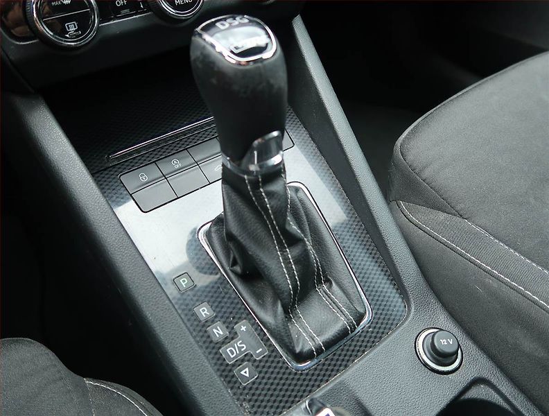 Škoda Octavia (2018) RS 2.0 TSI - fotka 13 z 16