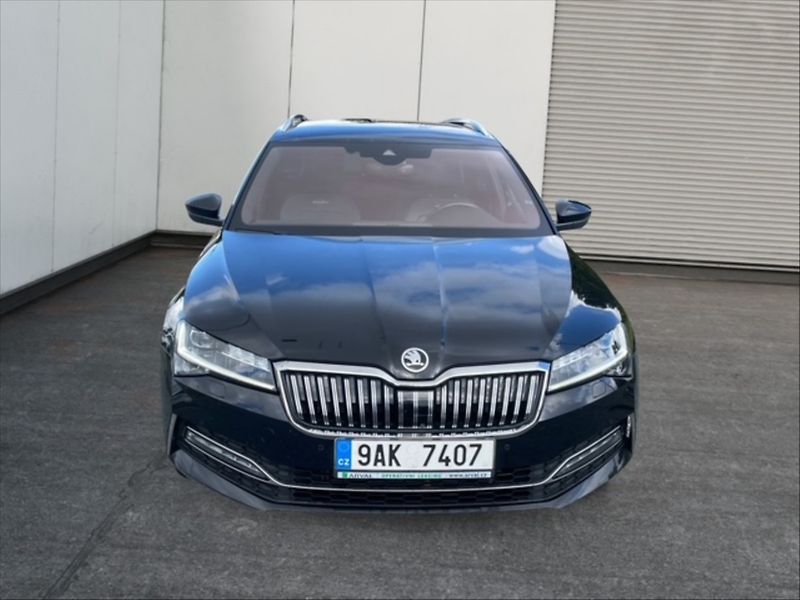 Škoda Superb 2,0 TDI Laurin&Klement 4x4 DSG - fotka 2 z 11