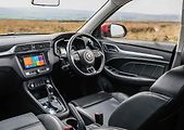 Zde je zatím pravostranný interiér, ale bude samozřejmě ten klasický