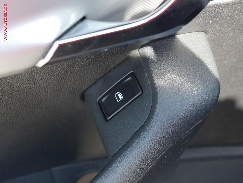 Škoda Octavia (2014) 2.0TDi, DSG, park.asist - fotka 12 z 16
