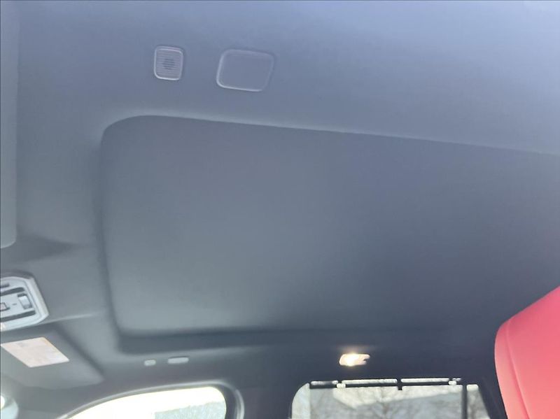 Toyota Sequoia 3,5i-Force MaxTTV6HEV TRD Pro - fotka 36 z 58