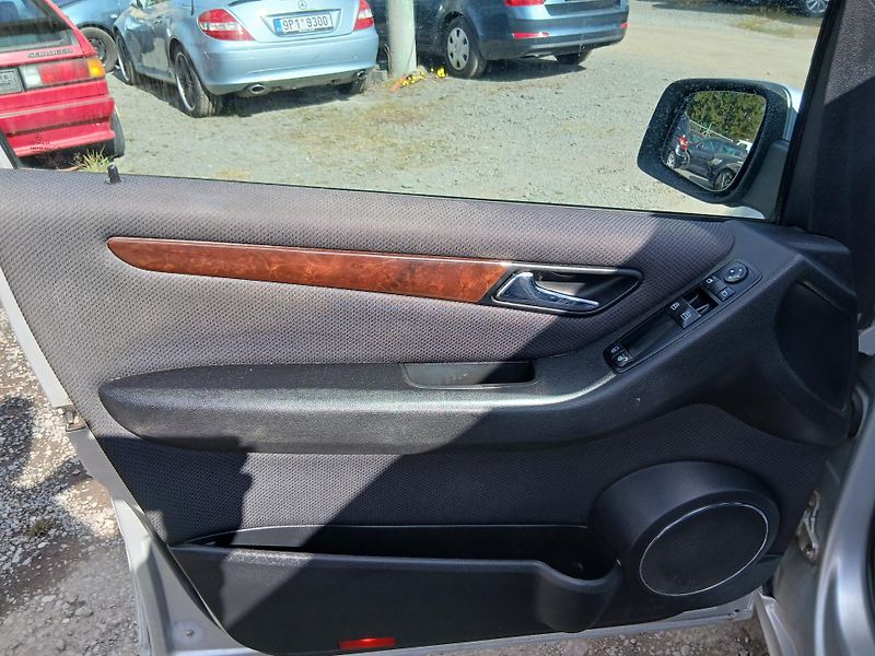 Mercedes-Benz Třídy A 180 CDI, automat, facelift - fotka 18 z 31