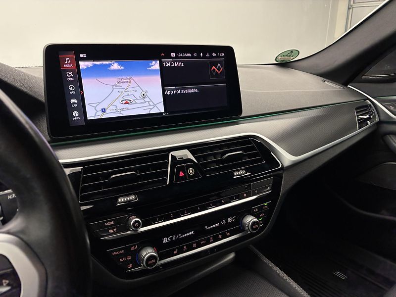 BMW Řada 5 3,0 530d 210kW xD M-Paket DPH - fotka 21 z 33