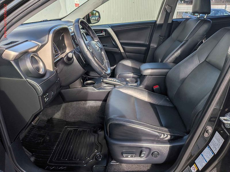 Toyota RAV4 (2015) 2.0 VVT-i 4x4, ČR, servis - fotka 10 z 16
