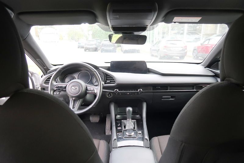 Mazda 3 2,0 X186 AT AWD, Bose,360°kam. - fotka 12 z 29