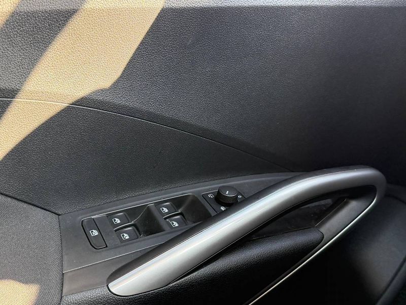 Škoda Fabia Top Selection 1,0 TSI 85 kW 6° - fotka 26 z 30
