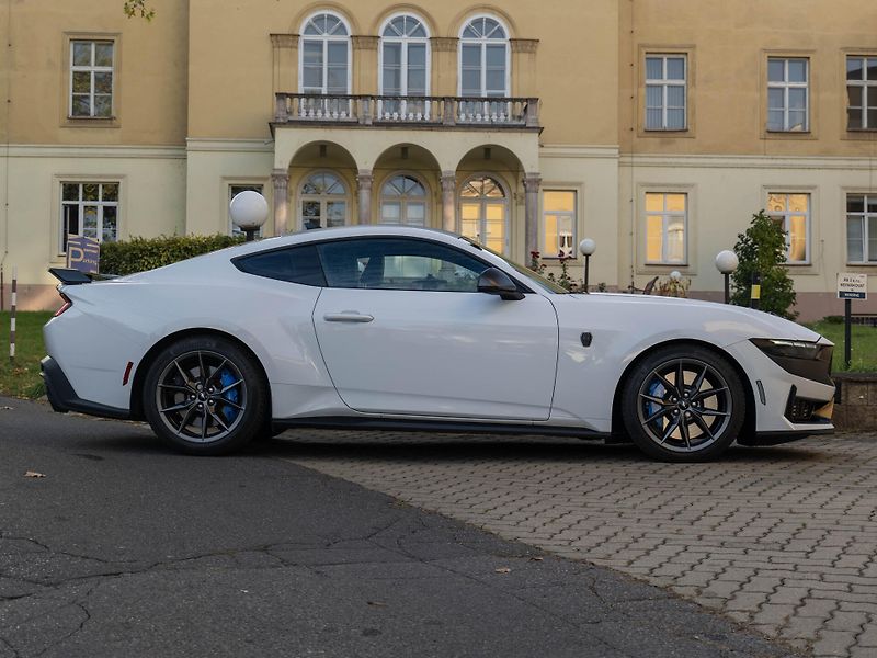 Ford Mustang Dark Horse 334kW Aut MagneRide - fotka 5 z 48