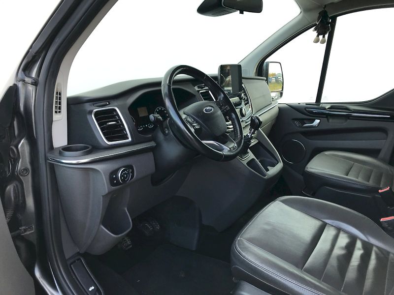 Ford Tourneo Custom (2018) - fotka 5 z 26