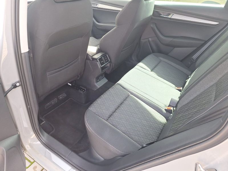 Škoda Karoq (2023) 2.0 TDI / 85 KW / 6MP / STYLE - fotka 26 z 32