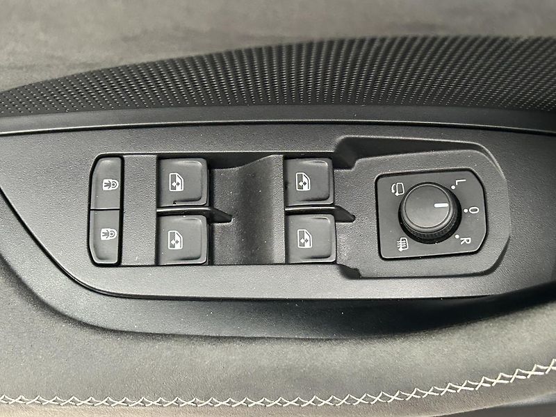 Škoda Kodiaq 2.0 TDI 4x4 SportLine - fotka 16 z 28