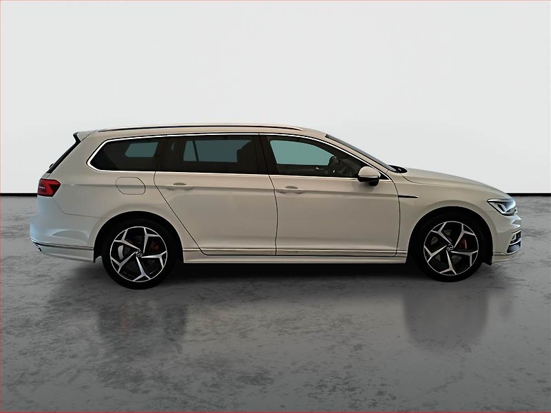 Volkswagen Passat (2018) R-Line 2.0 TDI, Automat, Kůže - fotka 6 z 20