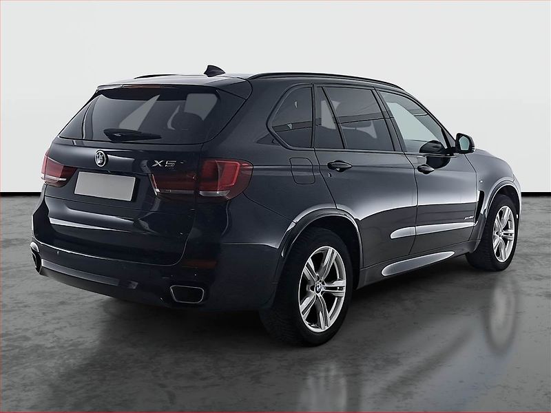 BMW X5 (2018) M Paket xDrive40d - fotka 5 z 25