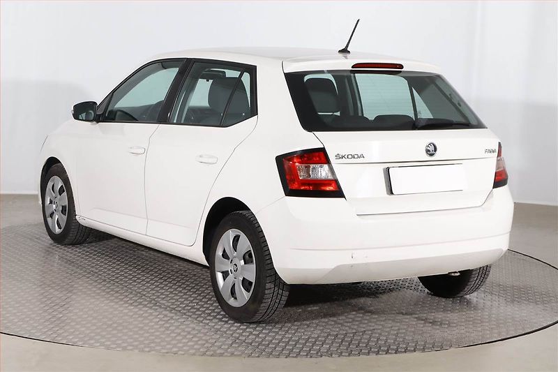 Škoda Fabia (2016) Ambition 1.2 TSI, Serv.kniha - fotka 4 z 18