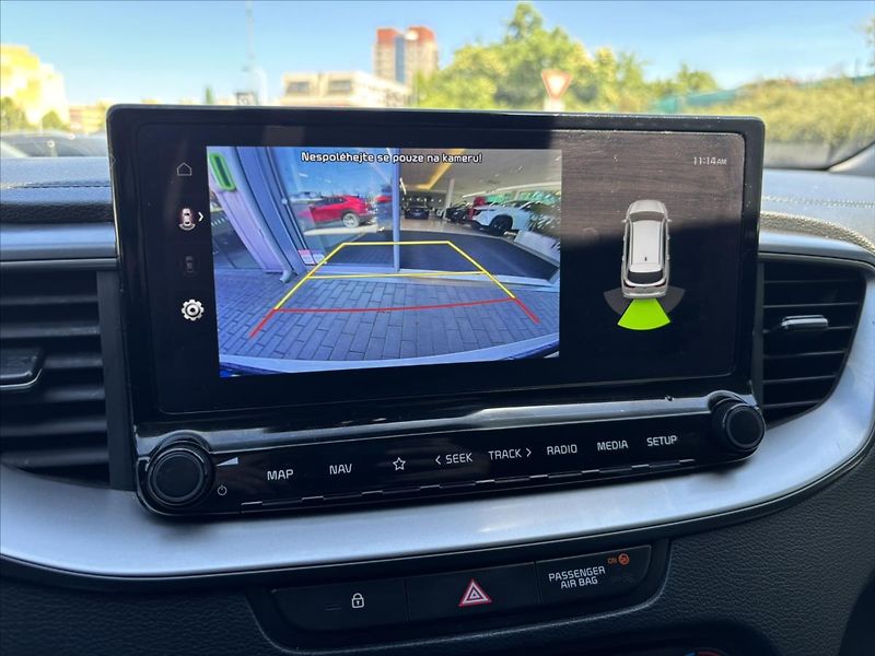 Kia Ceed 1,5 TGDi 118kW AT TOP NAVI - fotka 18 z 44