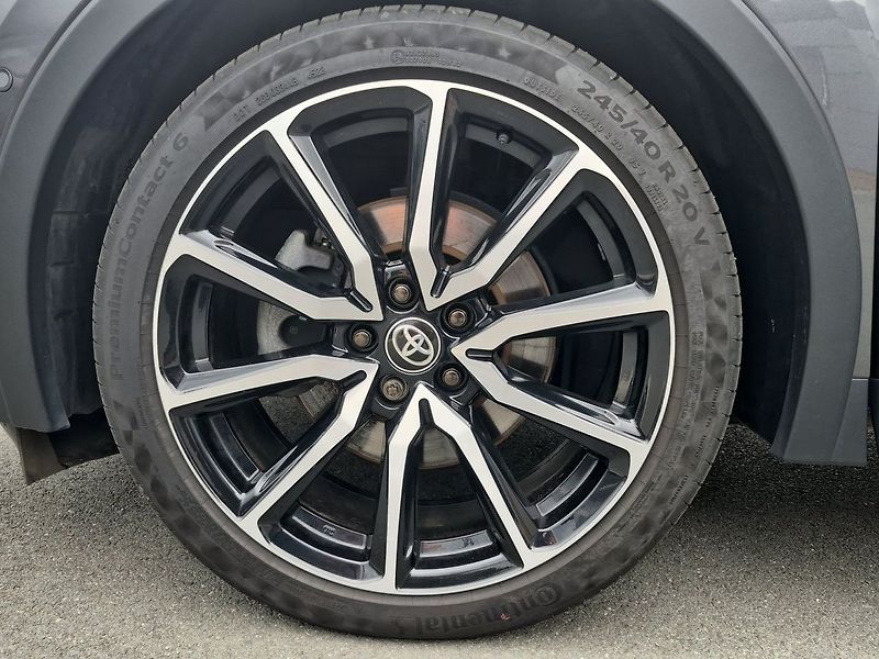 Toyota C-HR 2.0 HEV CVT 4X4 GR SPORT Premi - fotka 27 z 27