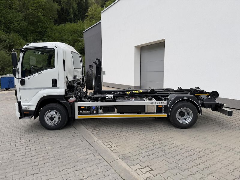 Isuzu F11 (2026) 5.2L, 240k, MT6, Hákový nosič - fotka 5 z 35