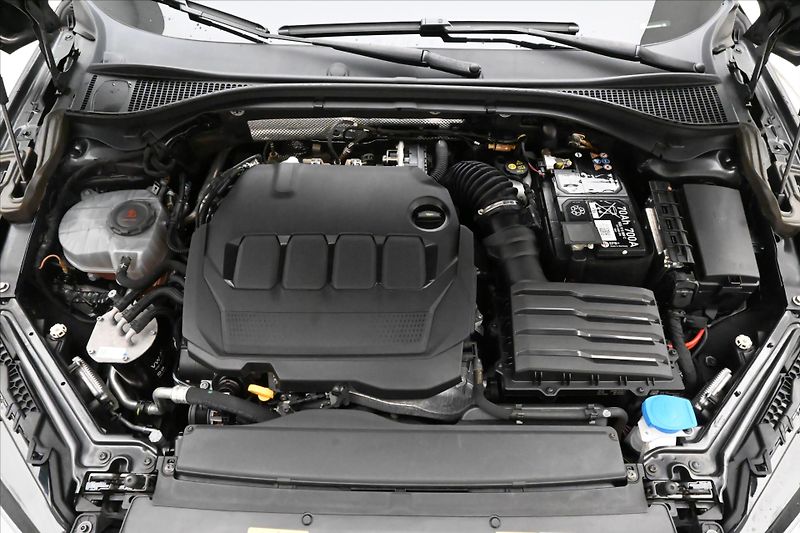 Škoda Superb 2,0 TDI 110 kW DSG Style Záruk - fotka 9 z 32