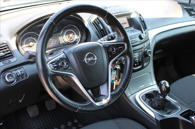 Opel Insignia 2,0 CDTi  NOVÉ V ČR,TAŽNÉ - fotka 21 z 25