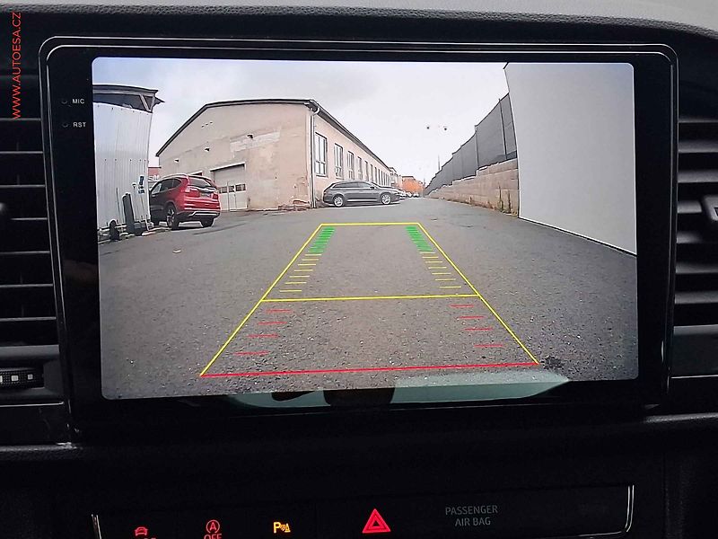 Seat Leon (2015) 2.0TDi, DSG, LED, navi - fotka 18 z 18
