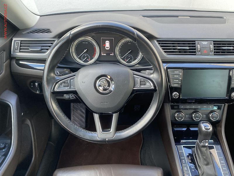 Škoda Superb (2015) 2.0 TSi 4x4, L&K, DSG, TZ - fotka 11 z 19