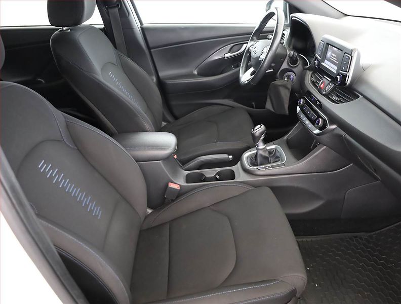 Hyundai i30 (2018) 1.4 T-GDI, ČR,1.maj - fotka 7 z 18