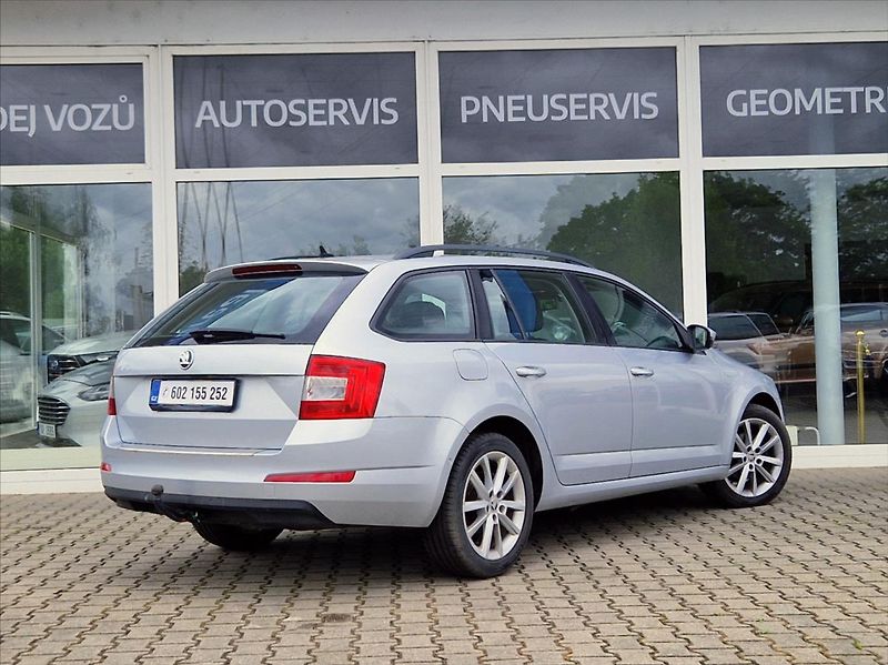 Škoda Octavia 2,0 TDI DSG KLIMA VÝHŘEV DIGI - fotka 5 z 34