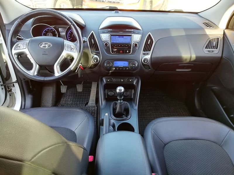 Hyundai ix35 1,6 99 kW - fotka 6 z 18