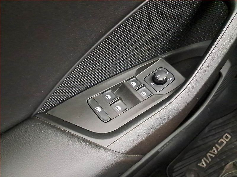 Škoda Octavia (2022) Ambition 2.0 TDI, ČR,1.maj - fotka 17 z 17