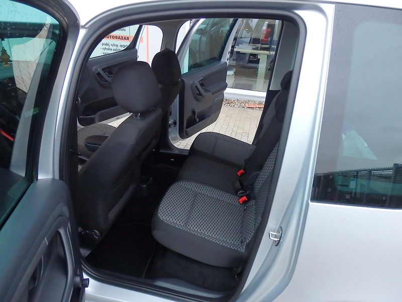 Škoda Roomster 1.2 TSI 63 kW ZÁLOHOVÁNO - fotka 8 z 15