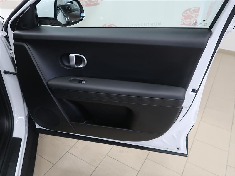 Hyundai Ioniq 5 Dynamiq Zánovní SOH 97,6% - fotka 12 z 35