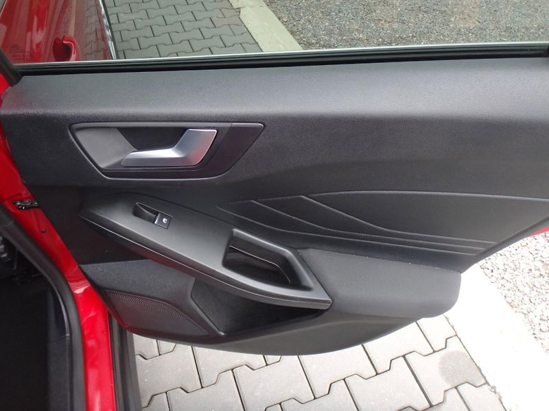 Ford Focus (2021) Trend Edition 1.0 EcoBoost 92k - fotka 22 z 30