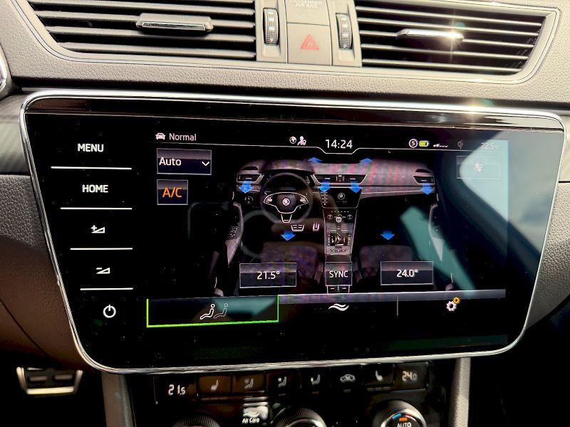Škoda Superb (2024) Combi 2.0TSI 140kW DSG SportLi - fotka 23 z 35