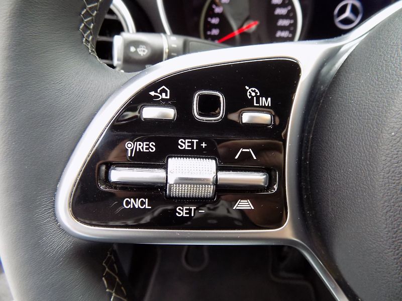Mercedes-Benz GLC (2021) 400d/Coupé/4-Matic/Full-LED/ - fotka 26 z 43