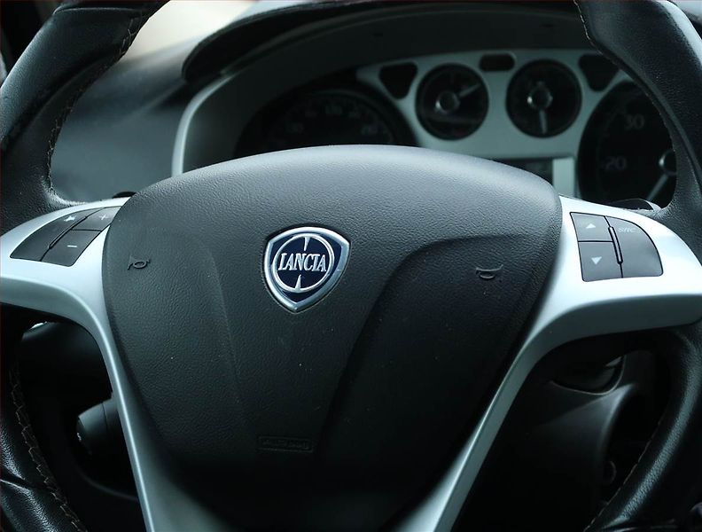 Lancia Delta (2010) 1.6 JTD, Automat, po STK - fotka 18 z 18