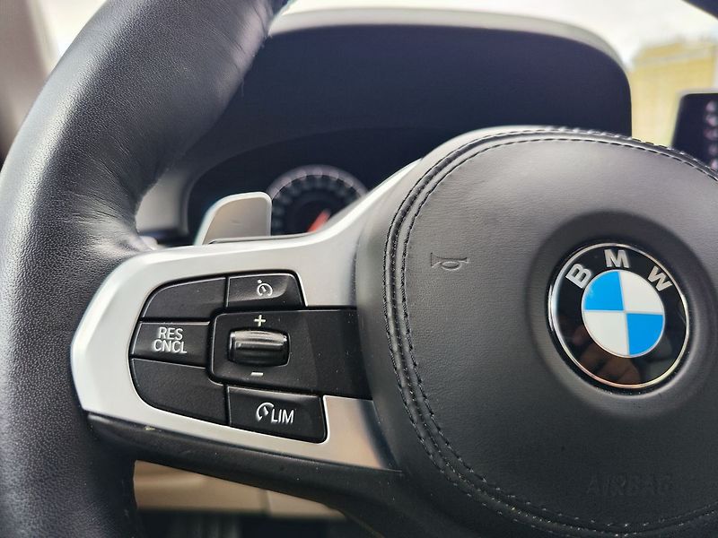 BMW Řada 5 520d/140kW Sportline - fotka 26 z 34