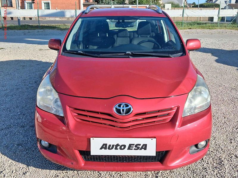 Toyota Verso (2011) 2.0, 2.maj,ČR, Navi - fotka 2 z 20