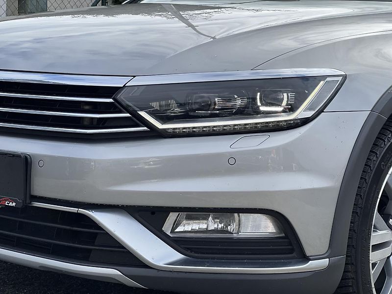 Volkswagen Passat Alltrack 2.0TDi DSG 4x4 NAVI - fotka 51 z 55