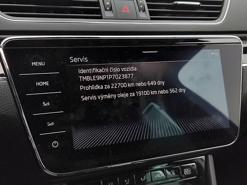 Škoda Superb (2023) Combi L&K 2,0 Tsi 206 Kw 4x4 D - fotka 12 z 43