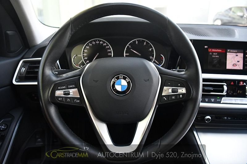 BMW Řada 3 320D xDrive 2xALU 1M ČR - fotka 32 z 54