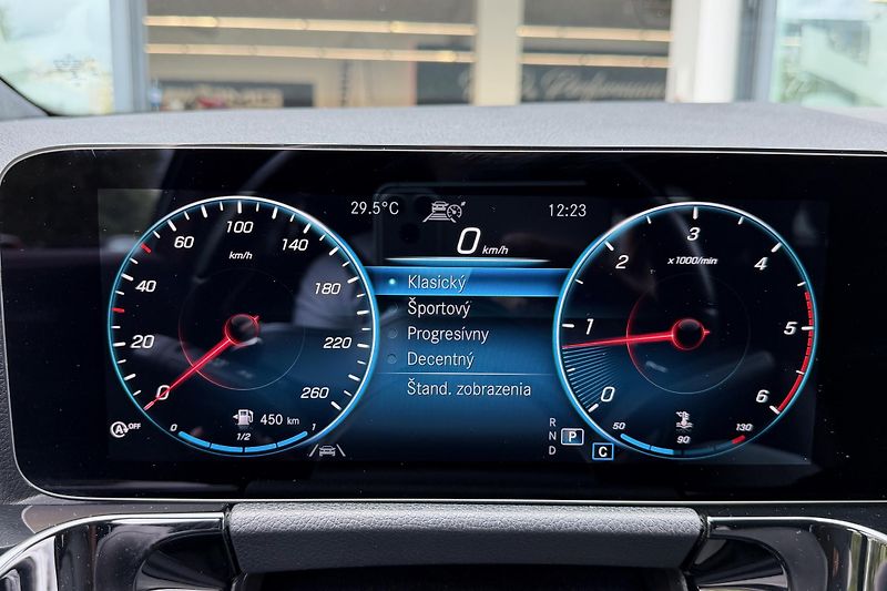 Mercedes-Benz GLA (2021) GLA 220d 4Matic AMG Line - fotka 74 z 121
