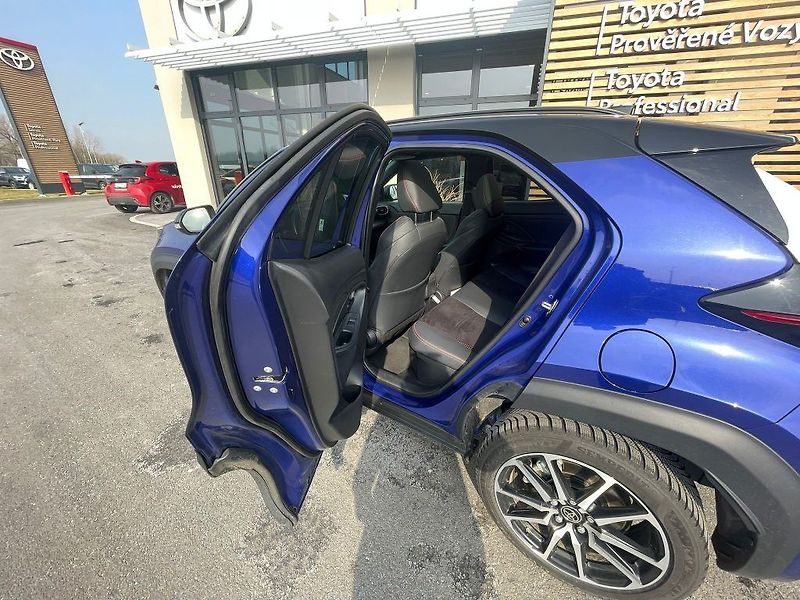 Toyota Yaris Cross GR s VIP - fotka 12 z 31