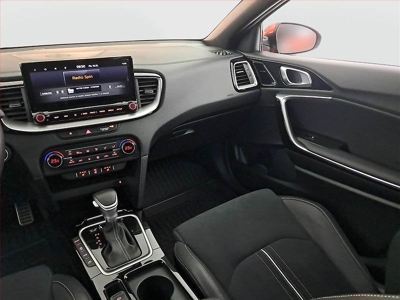 Kia Ceed (2025) GT Line 1.5 T-GDI - fotka 8 z 22